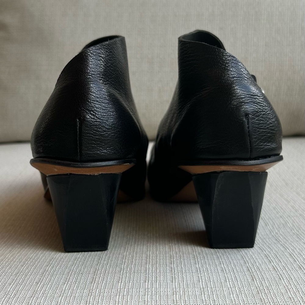 cydwoq Voyager Sleek Black Ankle Boots, size 11 - Picture 7 of 11